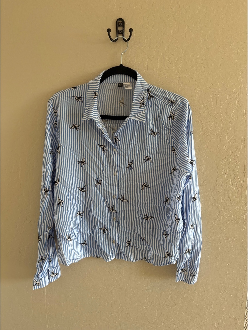 Divided blouse